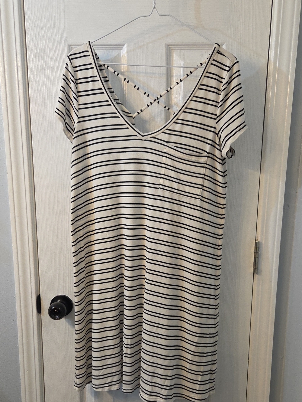 American Eagle Soft And Sexy Striped V-Neck T-shirt Dress - Black & White